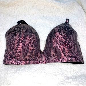 Victoria’s Secret Padded No-Wire bra 38DD — NWOT
